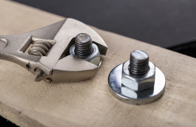 Stan zablokowania części standardowych ze stali nierdzewnej i rozwiązania